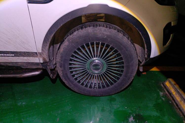 Used Land Rover Discovery Sport 2019 240 PS PURE Edition China V Standard Right Front Wheel Hub