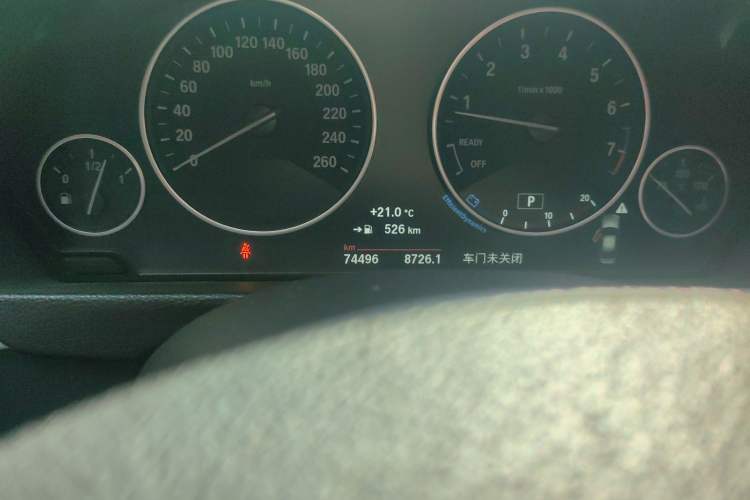 Used BMW 3 Series 2018 320Li Fashion Model Odometer Close Up