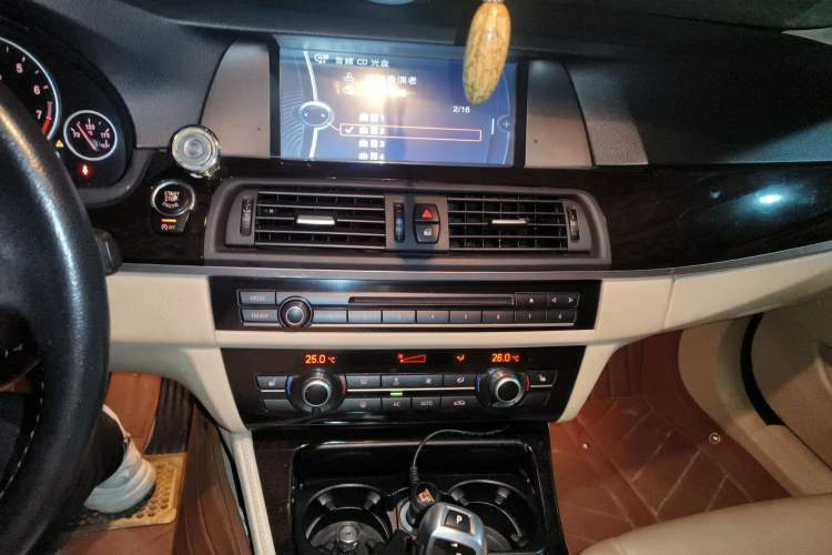 Used BMW 5 Series 2013 525Li Leading Model
