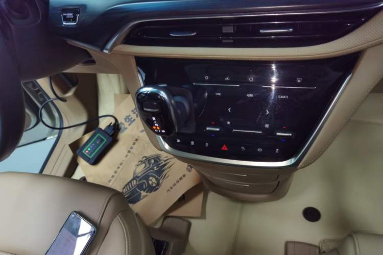 Used Buick GL8 2021 ES Landtrek 653T Luxury Model
