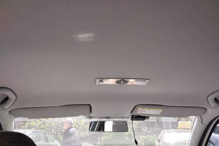 Used Volkswagen Gran Lavida 2013 1.6L Manual Fashion Model Headliner