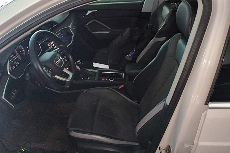 Used Audi Q3 2023 35 TFSI Fashion Dynamic Model (1.5T) Left Front Seat