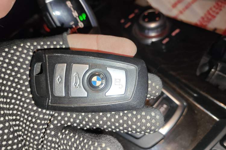 Used BMW 5 Series 2011 523Li Luxury Model
