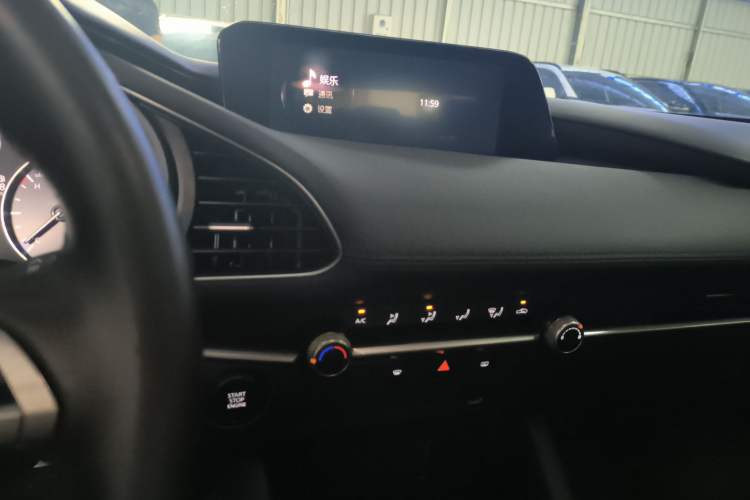 Used Mazda 3 Axela 2021 1.5L Automatic ZhiMei Edition Audio And AC Panel