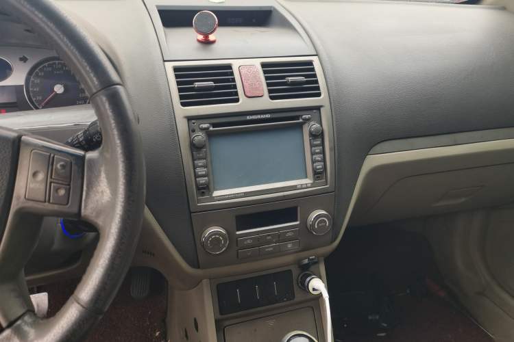 Used Geely Auto Classic Emgrand 2010 Sedan 1.8L Manual Luxury Model