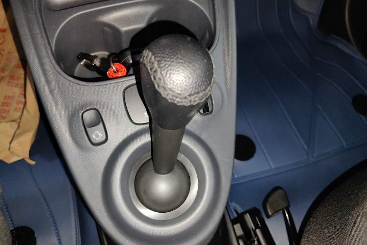 Used smart fortwo 2018 1.0L 52kW Hardtop Dynamic Version China V Gear Lever
