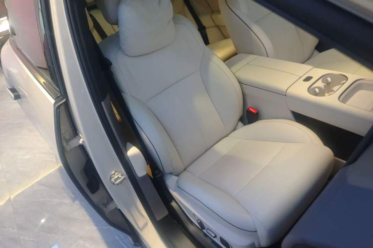 Used Li Auto i6 2025 Model Two-Wheel-Drive Standard Type Right Front Seat