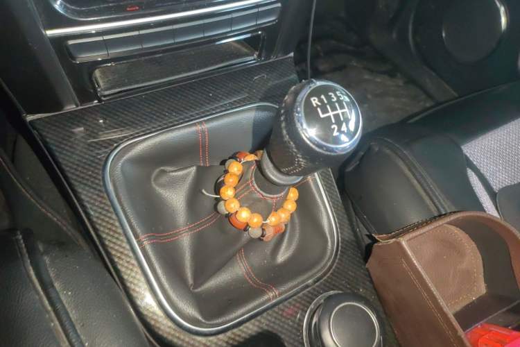 Used Haval H5 Classic 2015 2.0T Diesel Manual Two-Wheel Drive Entry-Level Version Gear Lever