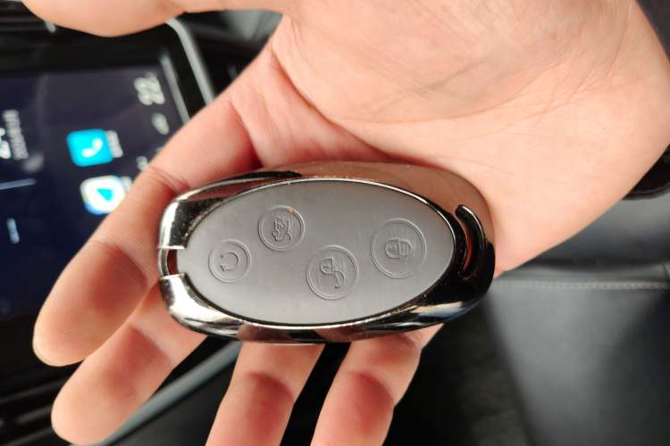 Used BYD Song MAX 2018 1.5T Automatic Smart Connect Elite Model with 6 Seats
