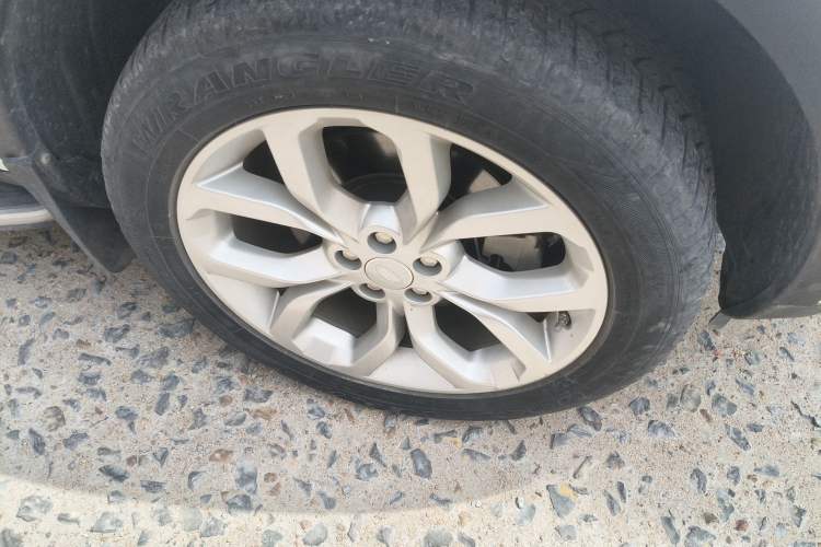 Used Land Rover Discovery Sport 2019 240 PS HSE Version China V Standard Right Front Wheel Hub