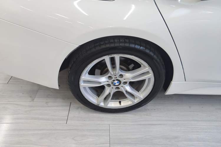 Used BMW 3 Series 2017 320Li M Sport Edition Right Rear Wheel Hub