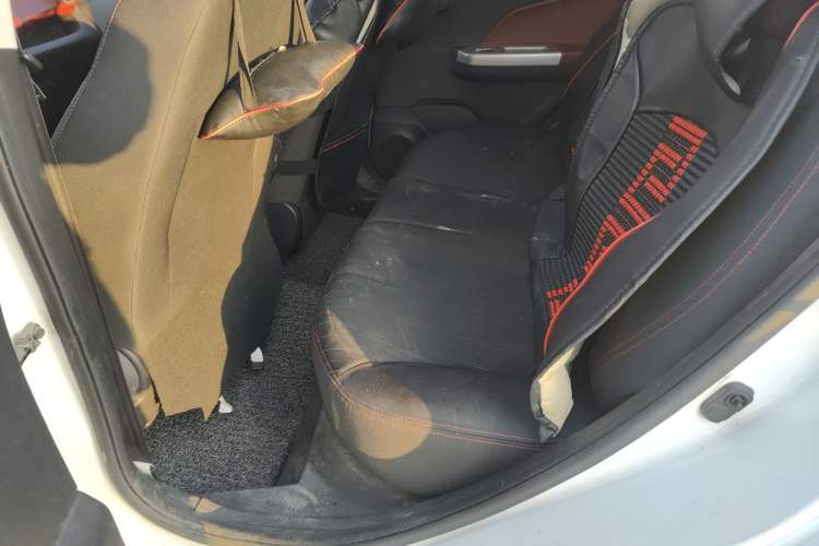 Used Changan Benni 2015 1.4L IMT Luxury Model China IV