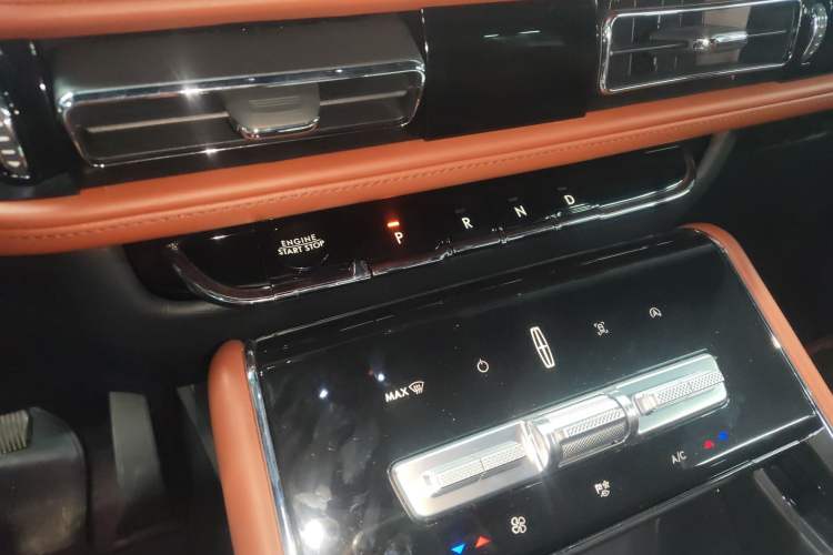 Used Lincoln Aviator 2024 3.0T V6 All-Wheel-Drive Luxury Edition Six Seats
