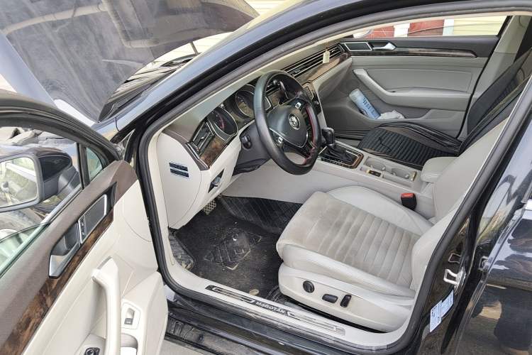 Used Volkswagen Magotan 2017 330TSI DSG Luxury Model Driver Seat