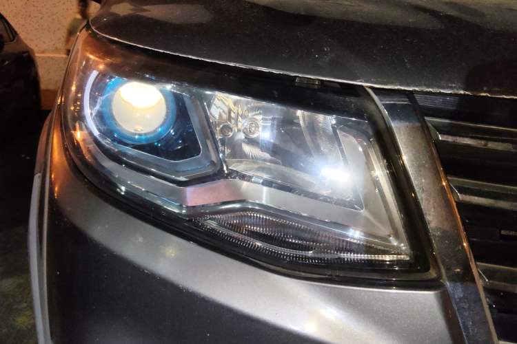 Used FORTHING SX6 2016 1.6L Manual Luxury Model Right Front Headlight