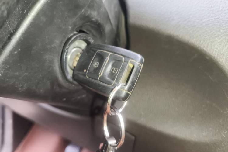 Used Wuling Rongguang V 2016 1.5L Practical Version Non-Power-Assisted Vehicle Key