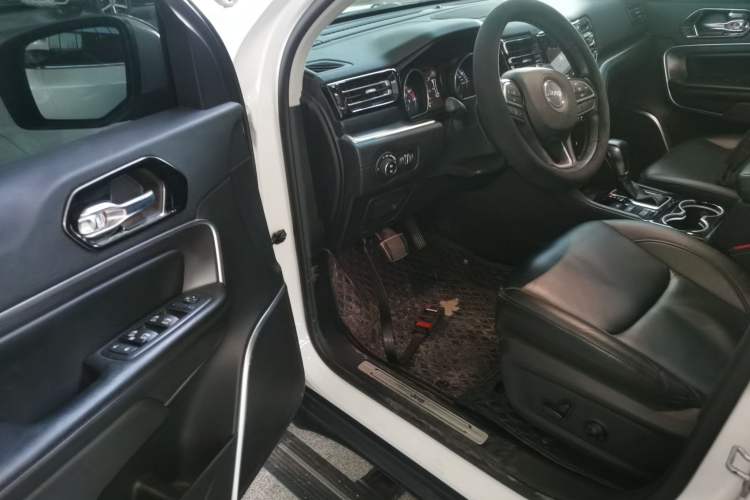 Used Jeep Grand Commander 2018 2.0T Four-Wheel Drive Enjoyment Version China V Driver Seat