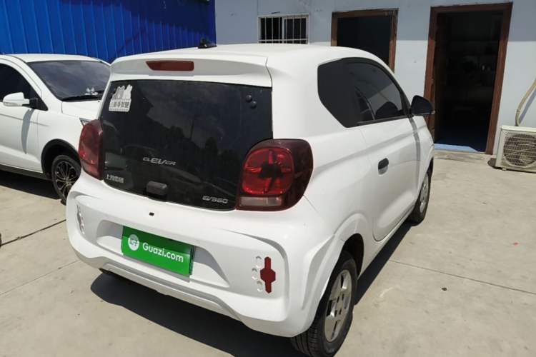 Used Roewe Clever 2021 302km All-Round Version Rear Right 45 Deg