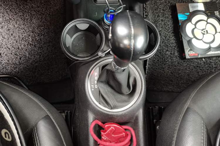 Used MINI 2012 1.6L COOPER Baker Street Gear Lever