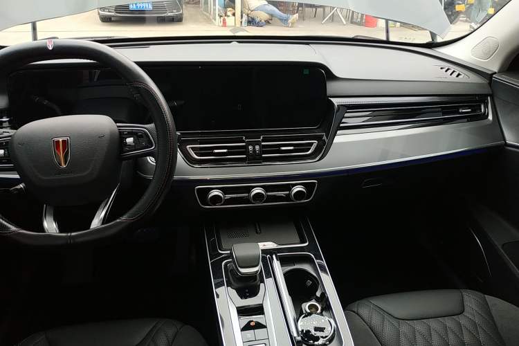 Used Hongqi HS5 2023 2.0T Qixiang Pro 500 000th Unit Commemorative Edition Audio And AC Panel