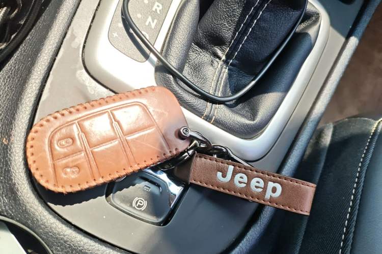 Used Jeep Cherokee 2016 2.4L Professional Edition Vehicle Key