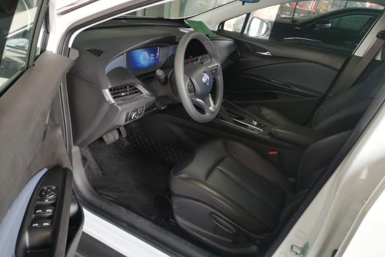 Used Buick Velite 6 2023 430km Range Commuter Version
