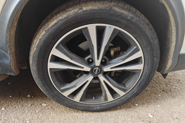 Used Nissan Qashqai 2022 2.0L CVT XV Premier Luxury Edition Right Front Wheel Hub
