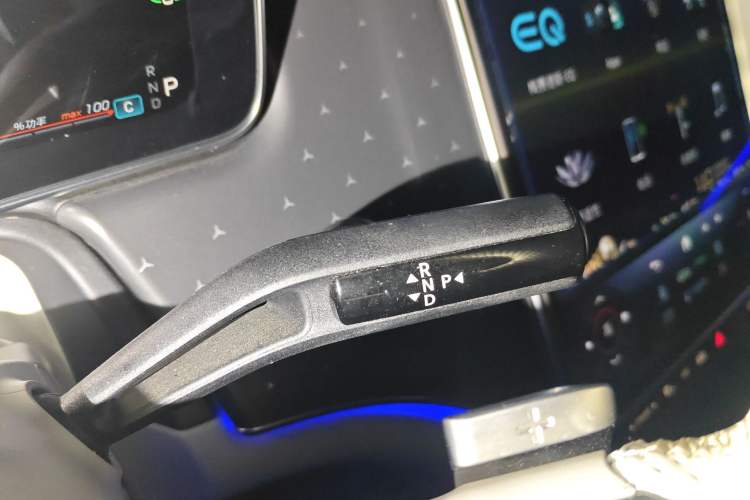 Used Mercedes-Benz EQE SUV 2023 500 4MATIC Special Edition Gear Lever