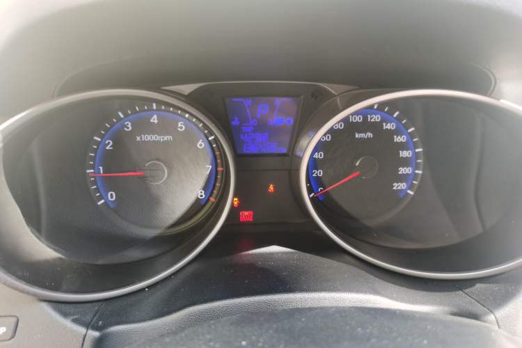Used Hyundai ix35 2010 2.0L Automatic Two-Wheel Drive New Edition GL Instrument Cluster
