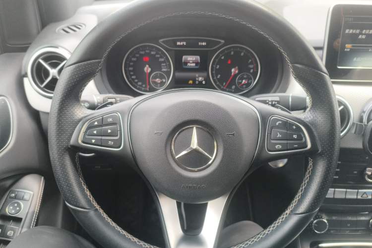 Used Mercedes-Benz B-Class 2015 B 200 Sport Edition Steering Wheel