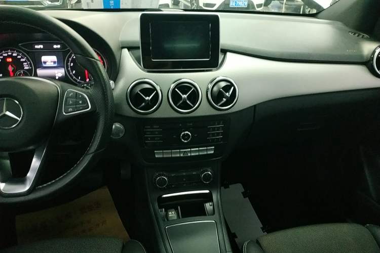 Used Mercedes-Benz B-Class 2015 B 200 Sport Edition
