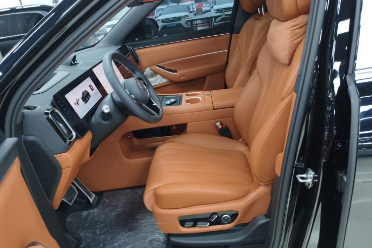 Used Hima AITO M8 2025 Extended-Range Max+ Version 53.4 kWh 6-Seater Edition