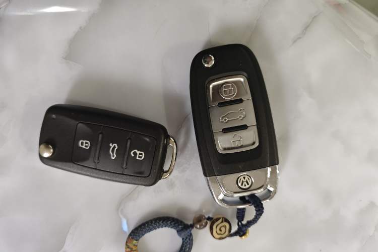 Used Volkswagen Sagitar 2016 230TSI 25th Anniversary Edition Vehicle Key