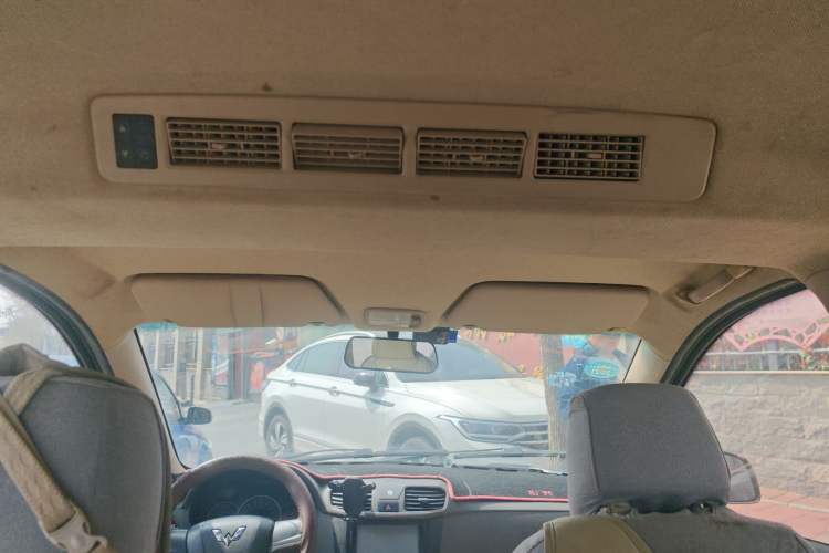 Used Wuling Hongguang 2015 1.5L S1 Standard China V-Emission Standards