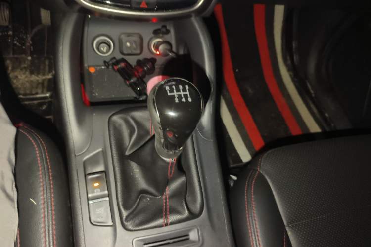 Used CHANGAN CS75 2014 2.0L Manual Luxury Version China IV Standard