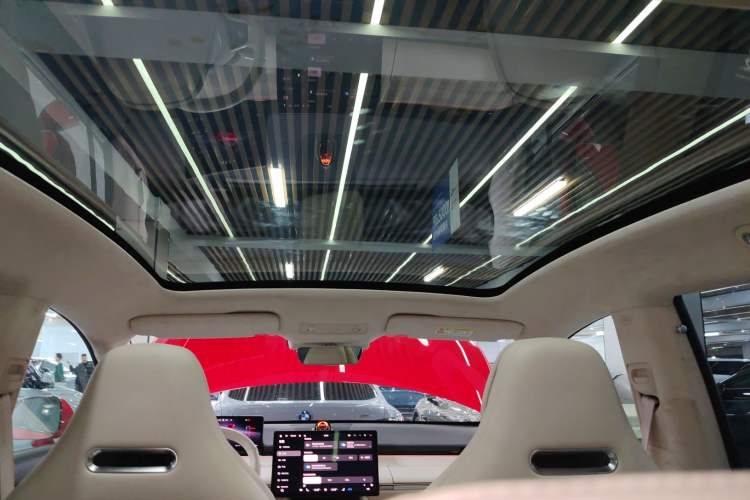 Used Hima Luxeed R7 2024 All-Electric 736 km Ultra Headliner