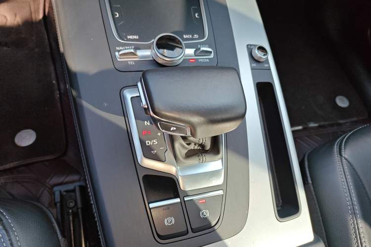 Used Audi Q5L 2018 40 TFSI Prestige Fashion Edition China VI
