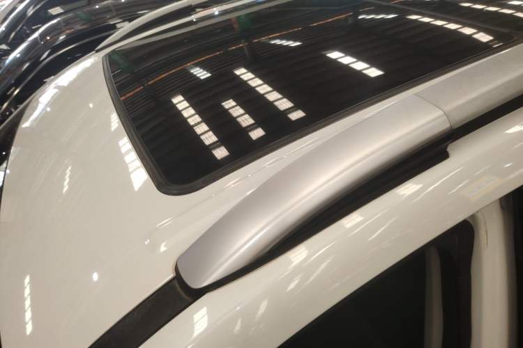 Used GAC Trumpchi GS8 2017 320T Two-Wheel Drive Luxury Smart Connectivity Version (7 Seats) Roof