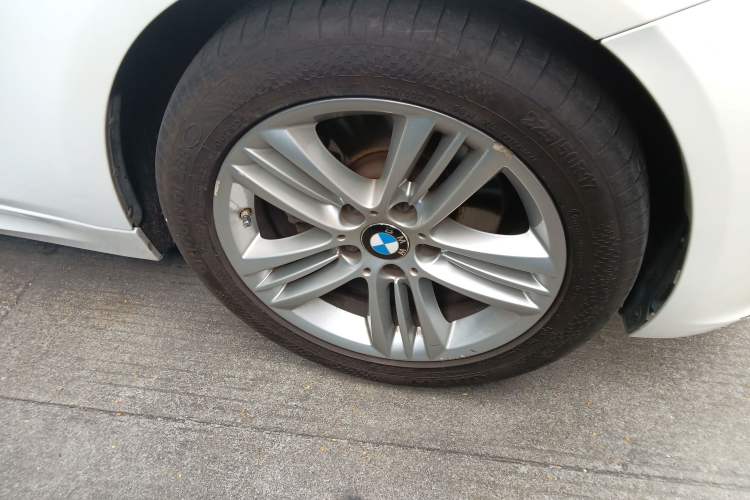 Used BMW 3 Series 2016 320Li Fashion Model Right Front Wheel Hub