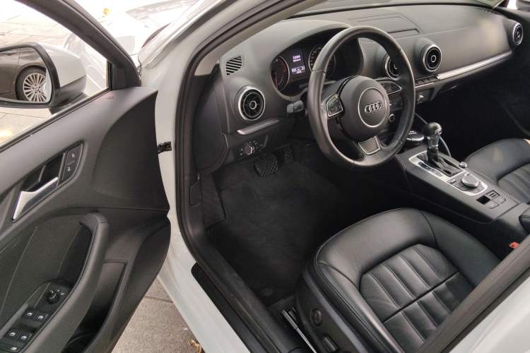 Used Audi A3 2014 Sportback 35 TFSI Automatic Ambition Edition Driver Seat