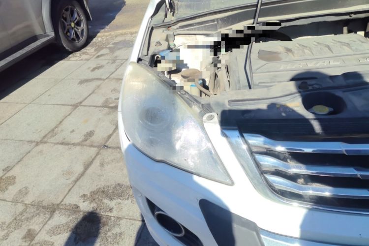 Used Haval H6 2014 Upgraded Model 1.5T Manual Two-Wheel Drive Elite Version Right Front Headlight