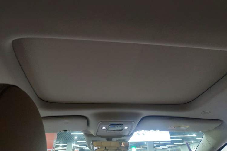 Used Denza D9 2022 DM-i 1040 Prestige Model