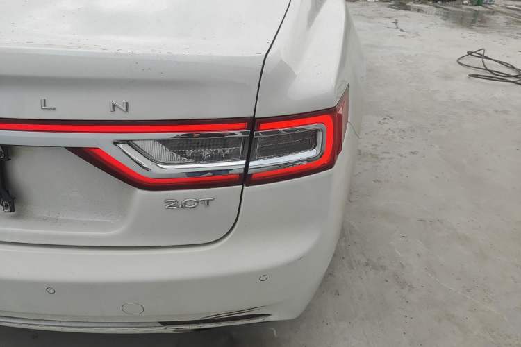 Used Lincoln Continental 2018 2.0T Two-Wheel Drive Luxury Edition Exterior 3