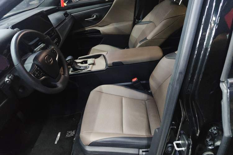 Used Lexus ES 2023 200 Excellence Edition