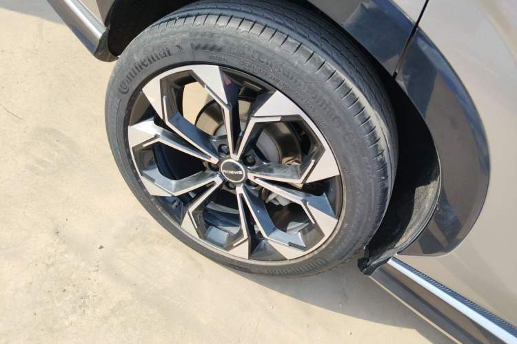 Used Roewe RX5 New Energy 2023 eRX5 Super Hybrid Prestige Edition Right Rear Wheel Hub