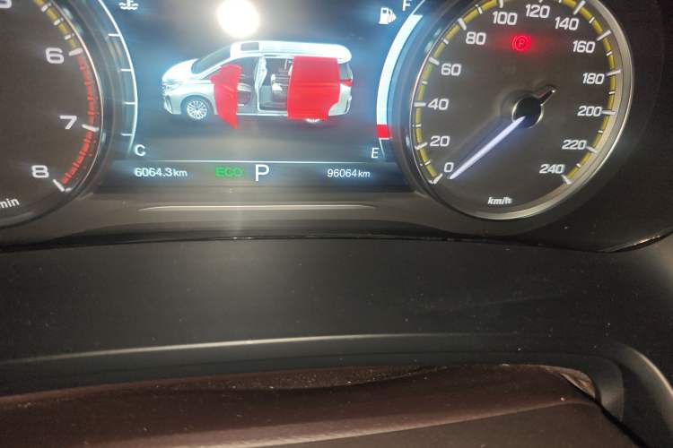 Used GAC Trumpchi M8 2021 Lingxiu Series 390T Luxury Edition Odometer Close Up