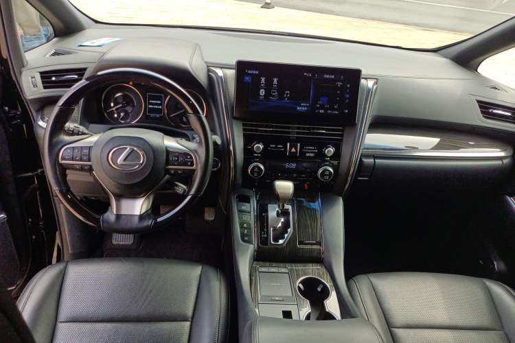 Used Lexus LM 2020 300h Four-Seat Grand Edition
