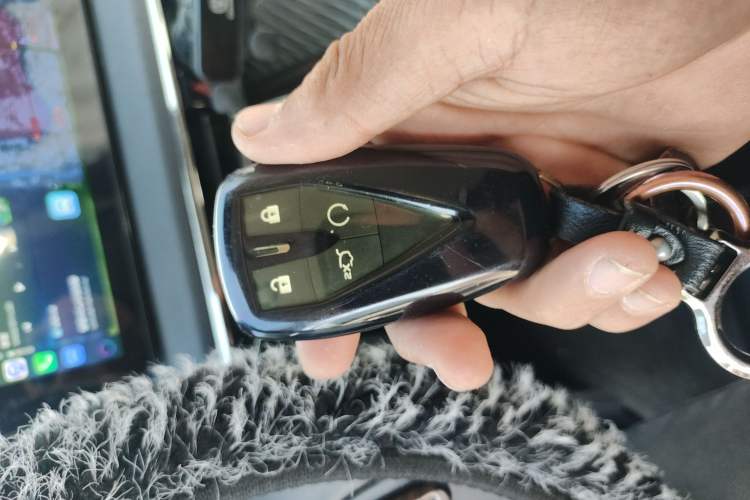 Used CHANGAN OSHAN Z6 2023 Blue Whale 1.5T DCT Smart-Led City Edition
