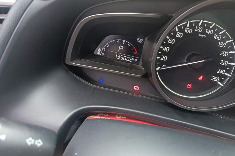 Used Mazda 3 Axela 2017 Sedan 1.5L Automatic Luxury Model China VI Standard
