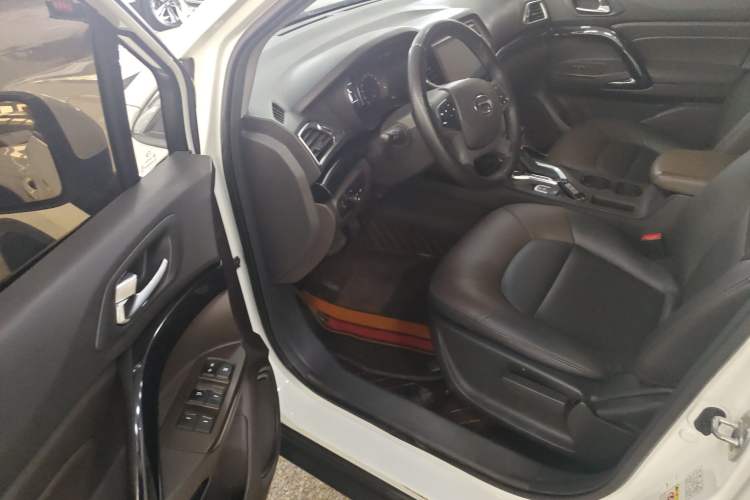 Used GAC Trumpchi GS4 2017 235T G-DCT Two-Wheel Drive Elite Edition Driver Seat